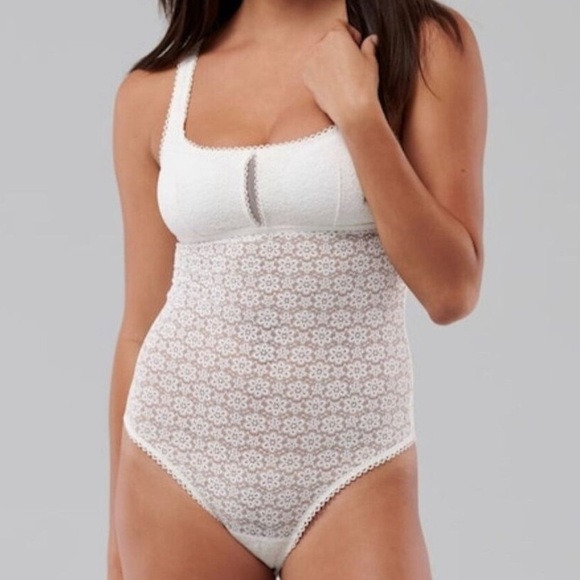 A&F White Floral Lace Bodysuit - Picture 1 of 5